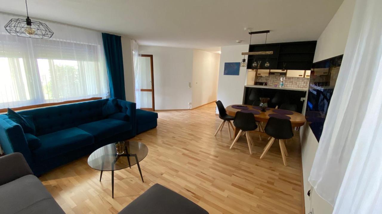 Outlet Holiday Home Metzingen  Bagian luar foto