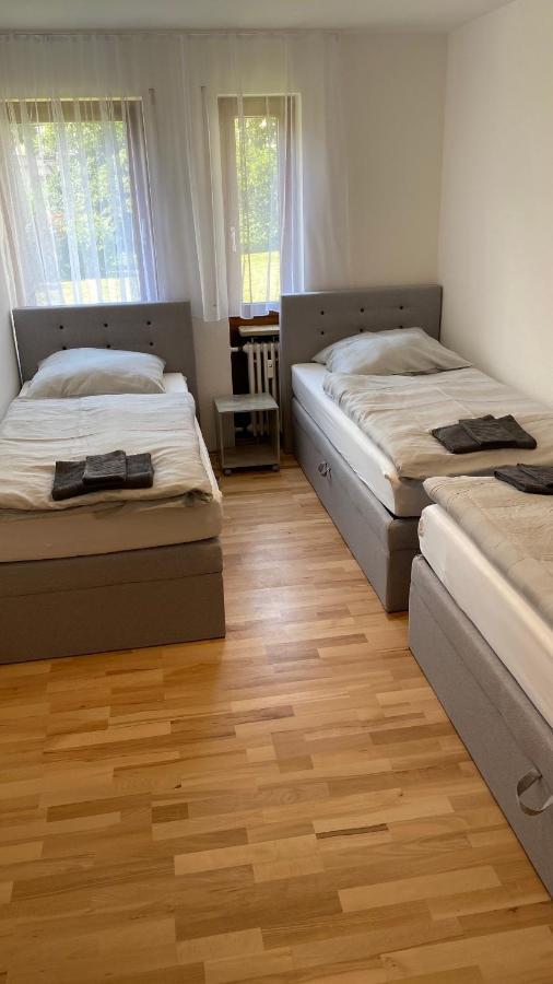 Outlet Holiday Home Metzingen  Bagian luar foto