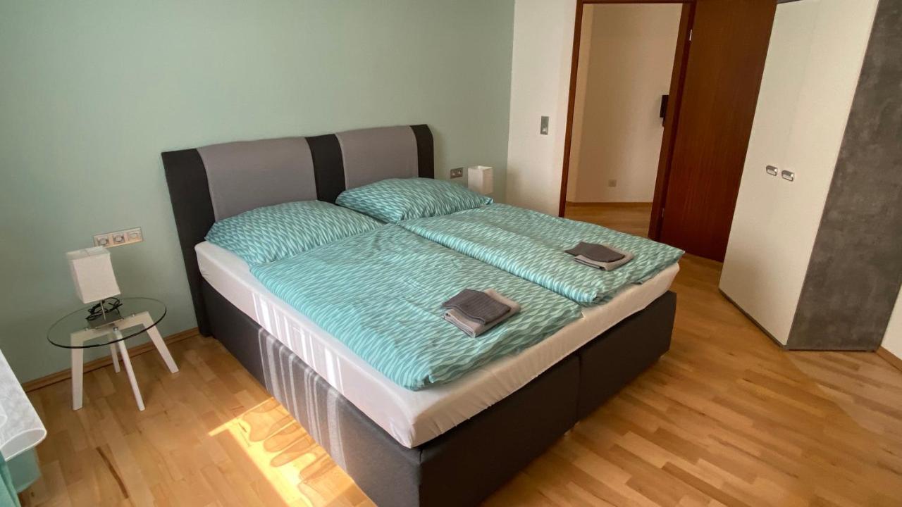 Outlet Holiday Home Metzingen  Bagian luar foto